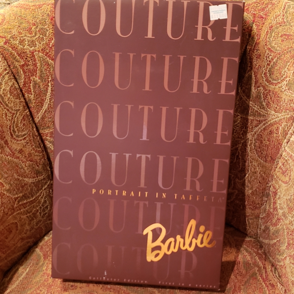 NIB Portrait in Taffeta Barbie 1996 - Picture 6 of 7